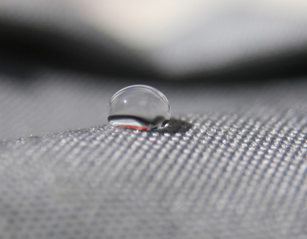 File-Water_droplet_at_DWR-coated_surface1