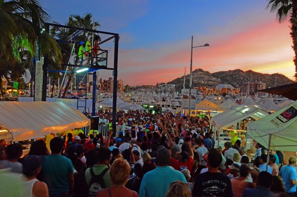 crowd at bisbee's black and blue illfish tournamen in cabo